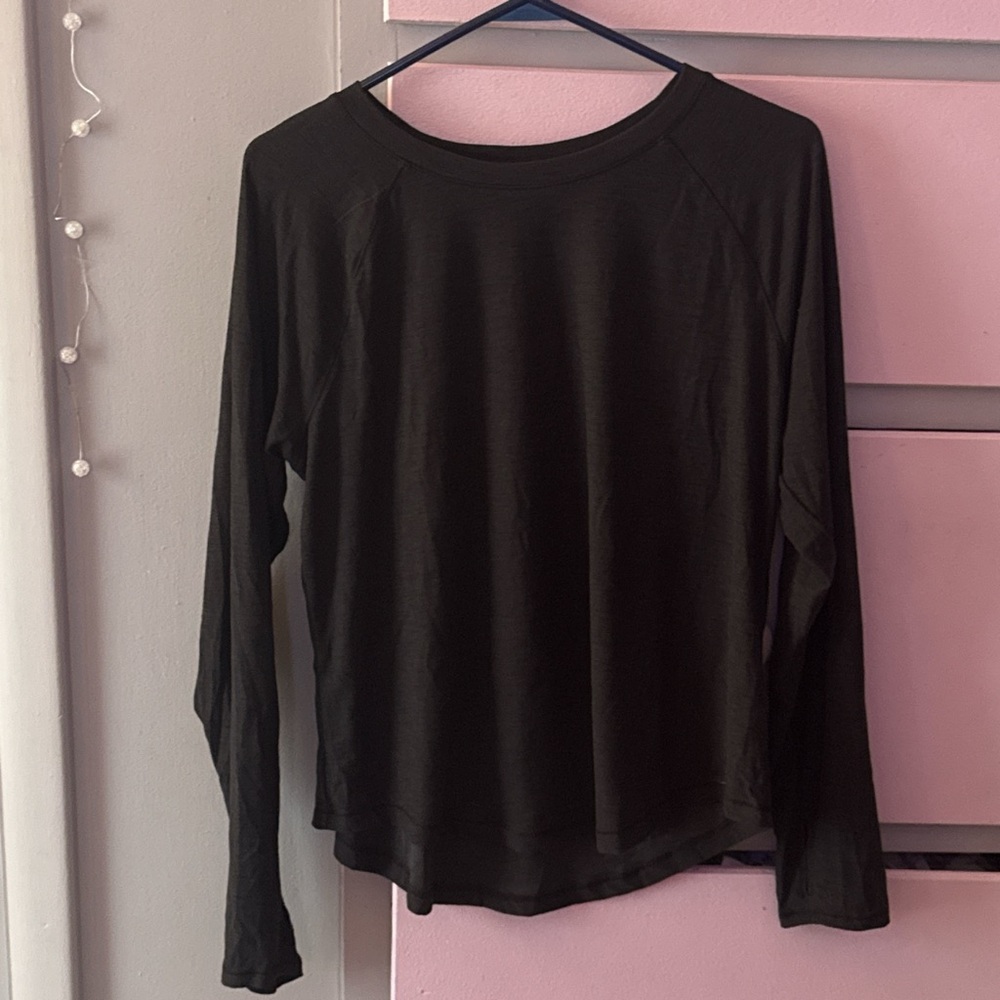 NWOT old navy active wear top